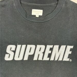 Supreme Trademark LS Top FW 19

Size Medium
